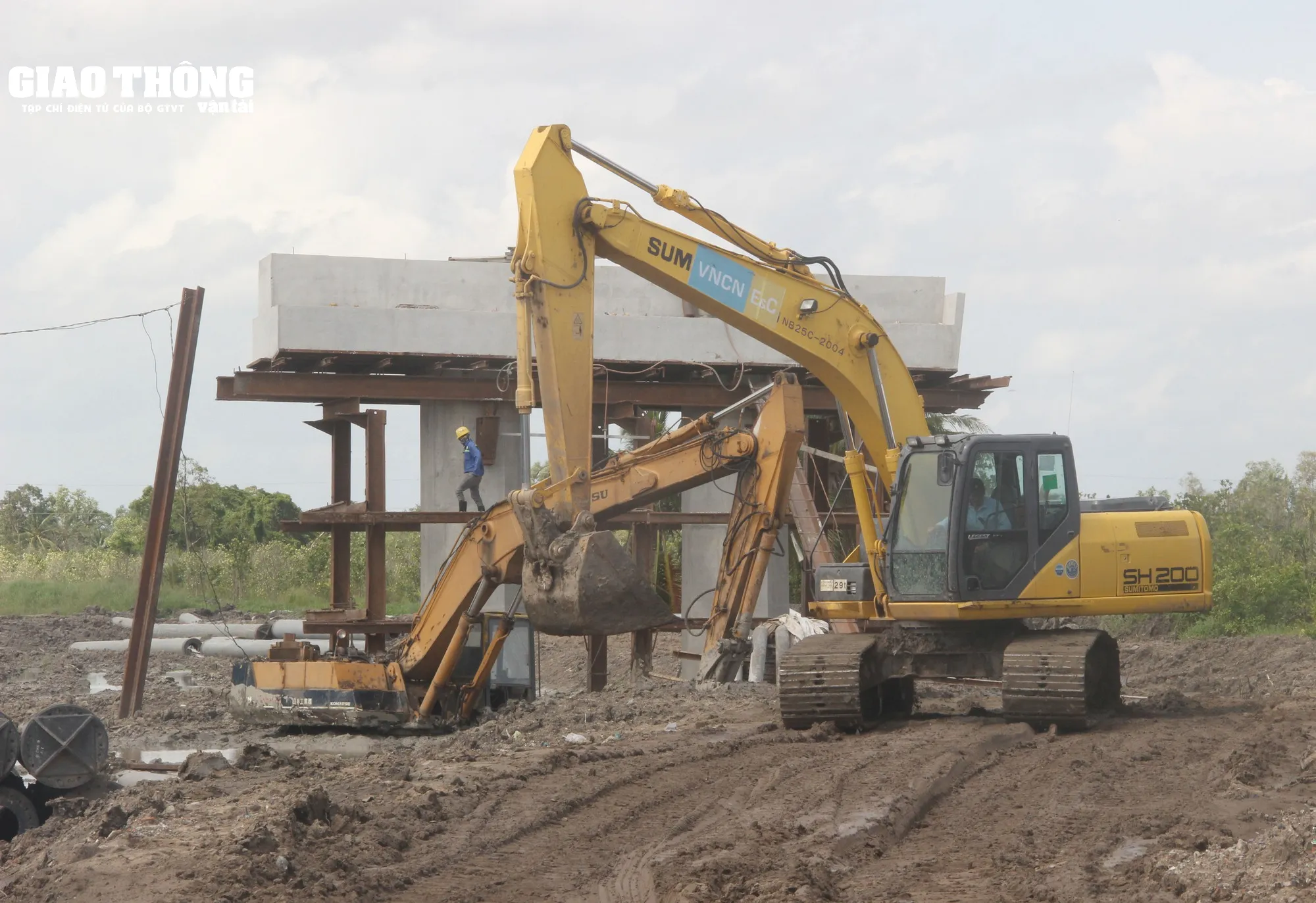 Hiện trạng mặt bằng còn vướng mắc tại nút giao Quốc lộ 1A, địa phận tỉnh Hậu Giang