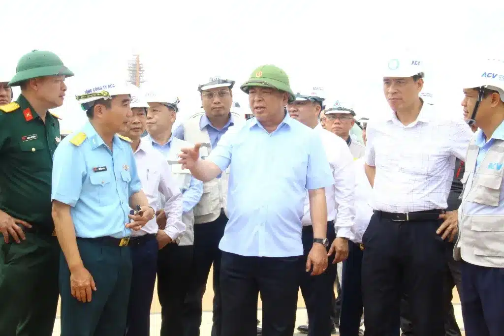 Bộ trưởng Trần Hồng Minh kiểm tra tiến độ công trường sân bay Long Thành