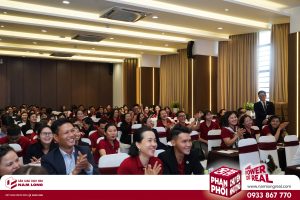 san-nam-long-dao-tao-doi-ngu-livestream-va-dung-video-nl