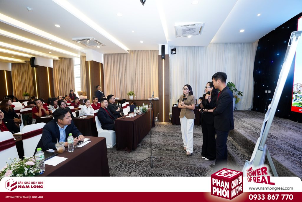 san-nam-long-dao-tao-doi-ngu-livestream-va-dung-video-nl