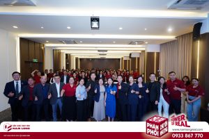 san-nam-long-dao-tao-doi-ngu-livestream-va-dung-video-nl